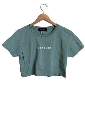 FEATURE Women's Sage Green Logo Cropped T-Shirt XS Cotton Relaxed Fit Streetwear